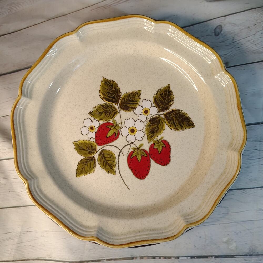 Vintage MIKASA Strawberry Festival 12 1/2" Round Chop Plate Platter Japan